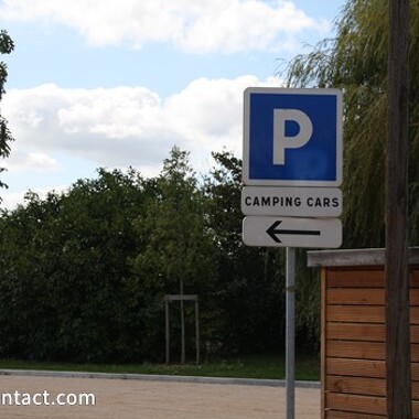 Aire de stationnement pour camping-cars