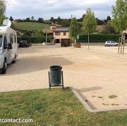 Aire de stationnement pour camping-cars